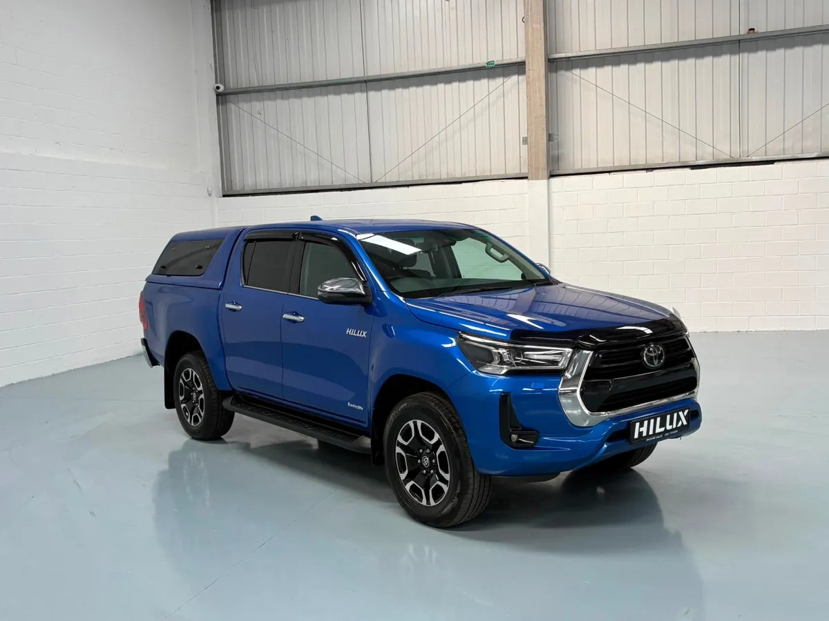 2023 Toyota Hilux Invincible 2.4 - Image 2