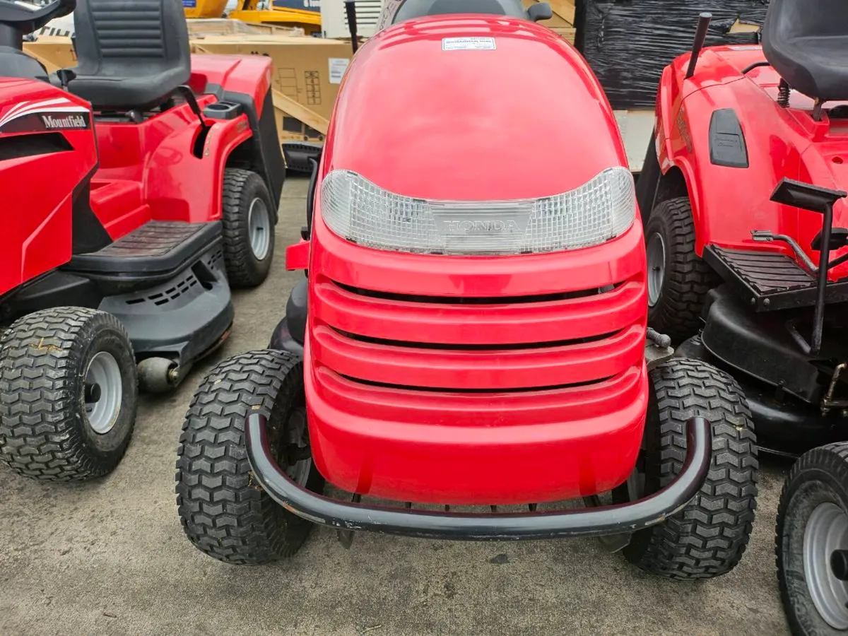 2018 Honda 2417 V Twin Ride on Lawnmower Tractor - Image 2