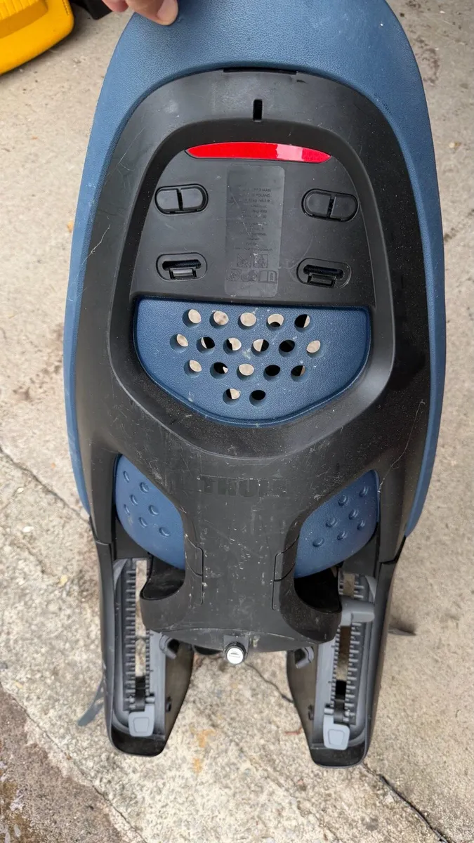 Thule child bike seat - Image 2