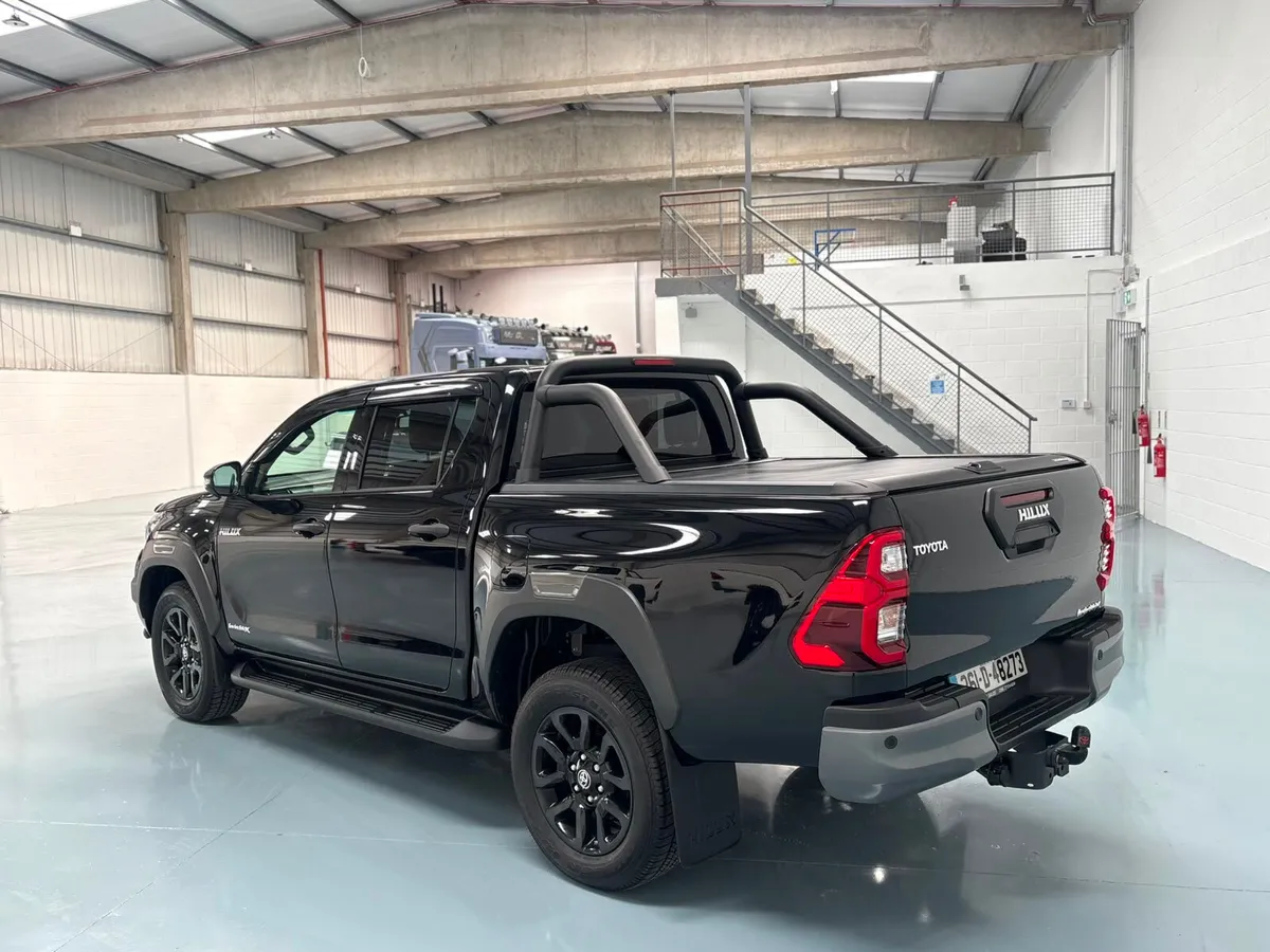 Toyota Hilux BRAND NEW InvincibleX 2.8 Auto - Image 4