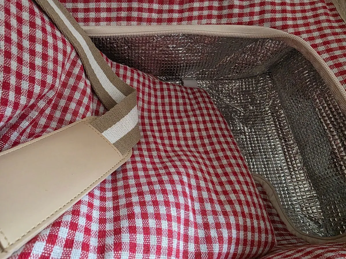 Wicker Picnic Basket Set for 4 People - Brand New - Image 4