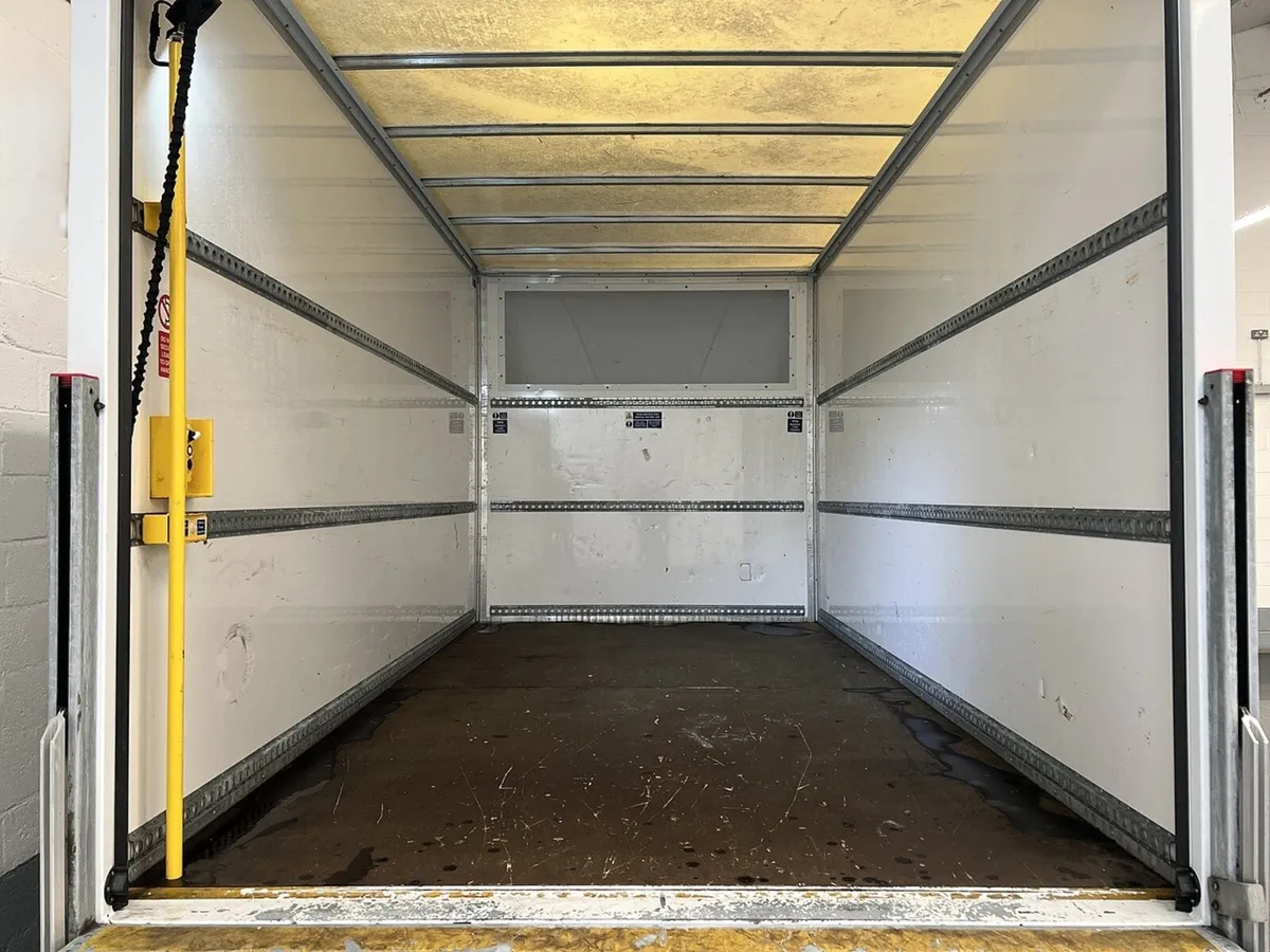 2022 Ford Transit Luton Box Van - Image 3