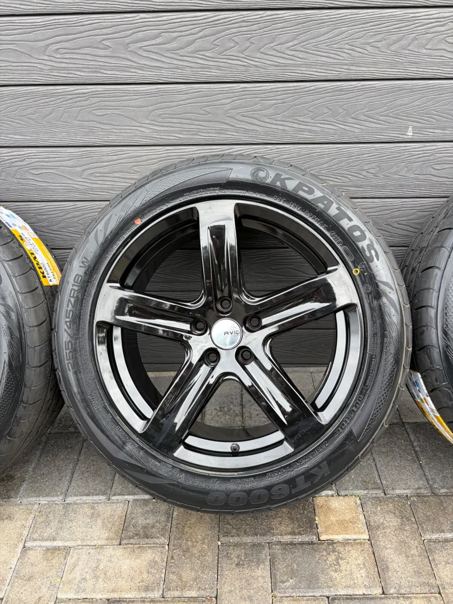 18” BRAND NEW RENUALT TRAFFIC ALLOY WHEELS & TYRES - Image 3