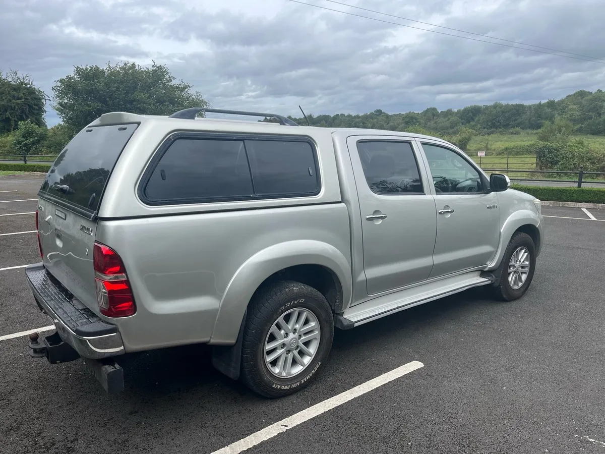 142 TOYOTA HILUX 3.0 D4D - Image 4
