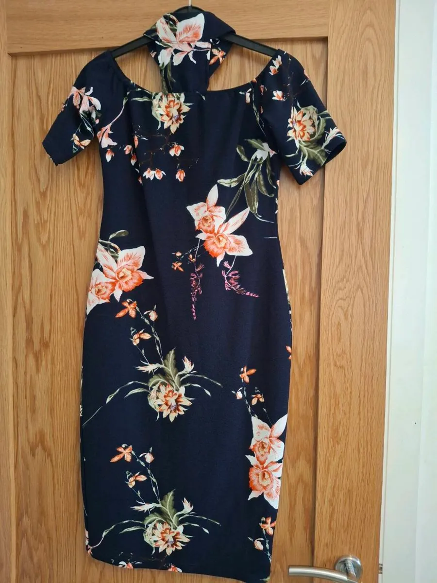 Dresses size 12 / 14 - Image 1