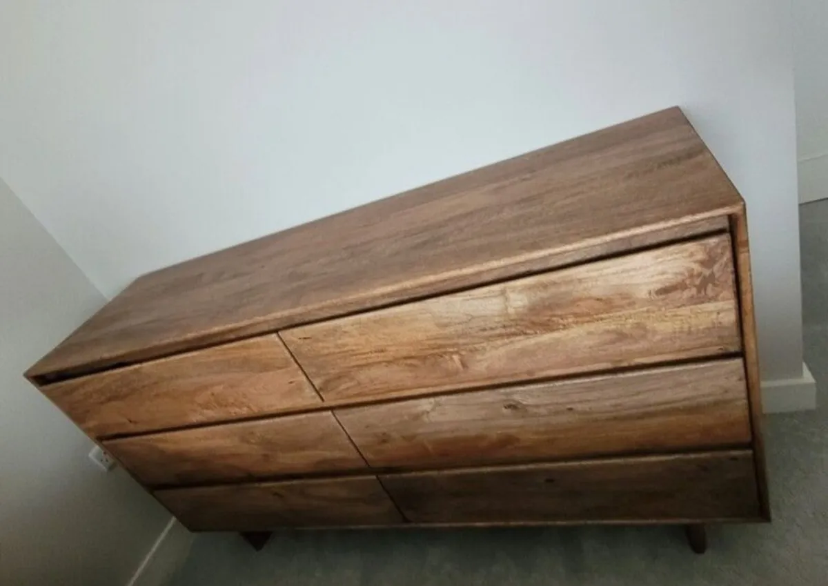 Solid Rustic Oak 6 Drawer Chest - Image 2