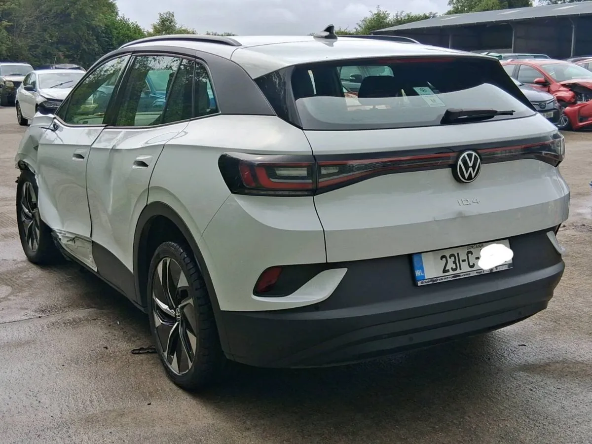 2023 VW ID4 LOW KMS - Image 4