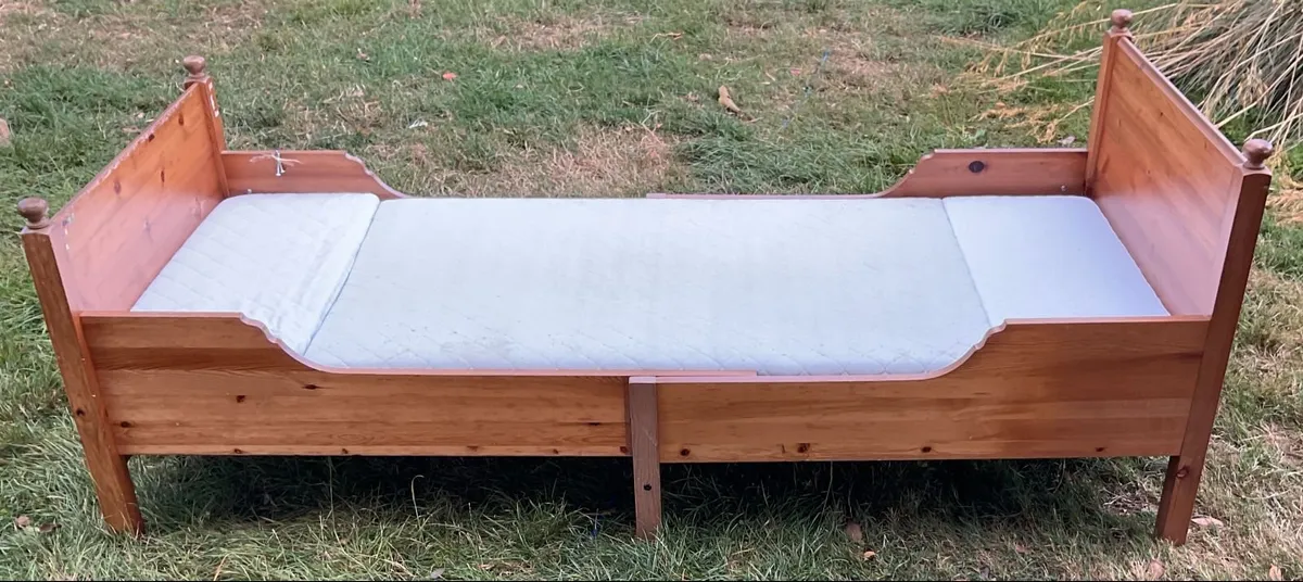Bed - Image 1