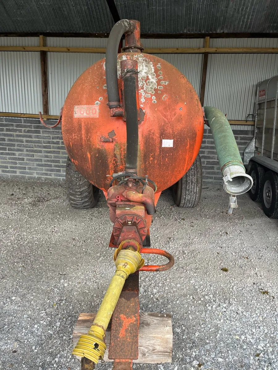 Abbey 1000 gallon slurry tanker - Image 1