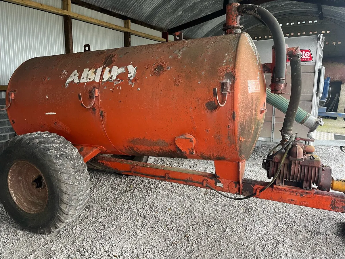 Abbey 1000 gallon slurry tanker - Image 3