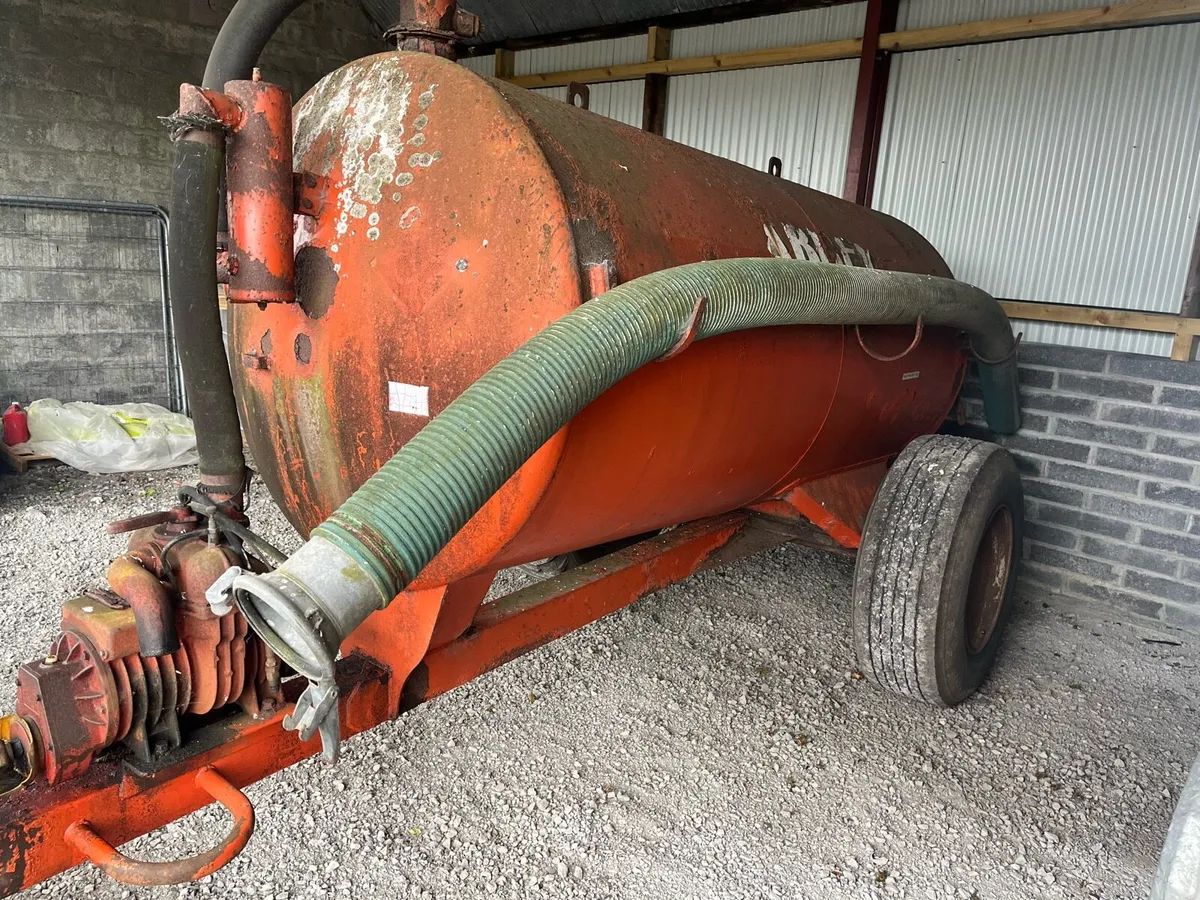 Abbey 1000 gallon slurry tanker - Image 2