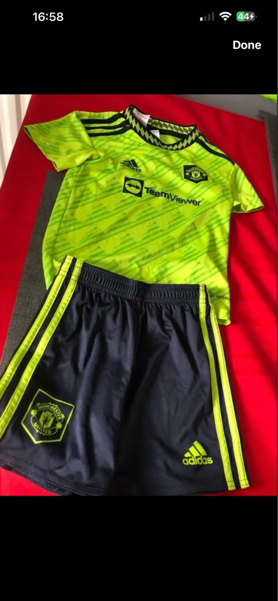 Boys / Girls Manchester United age 4/5 €10 - Image 1