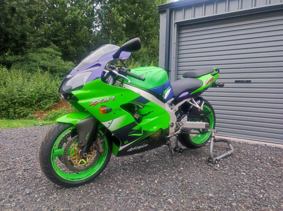 Kawasaki ZX9R Ninja - Image 1