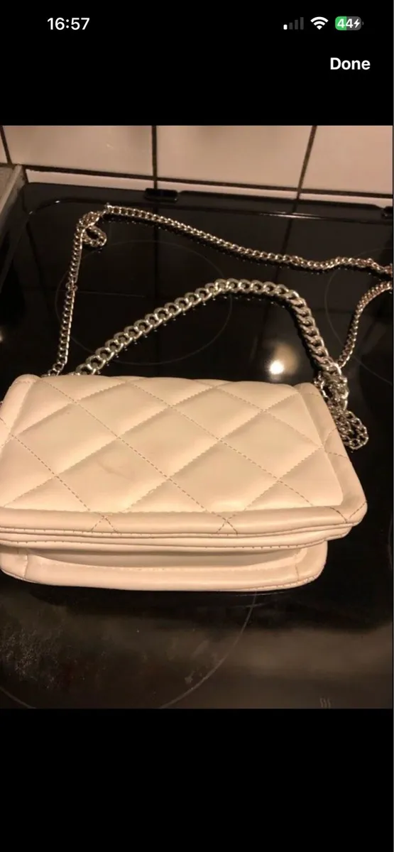 Ladies bag €5 - Image 3