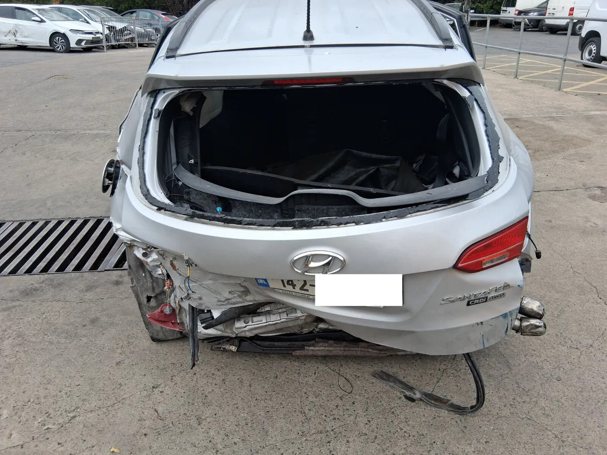 2014 HYUNDAI SANTA FE  2.2 dsl (for parts only) - Image 4