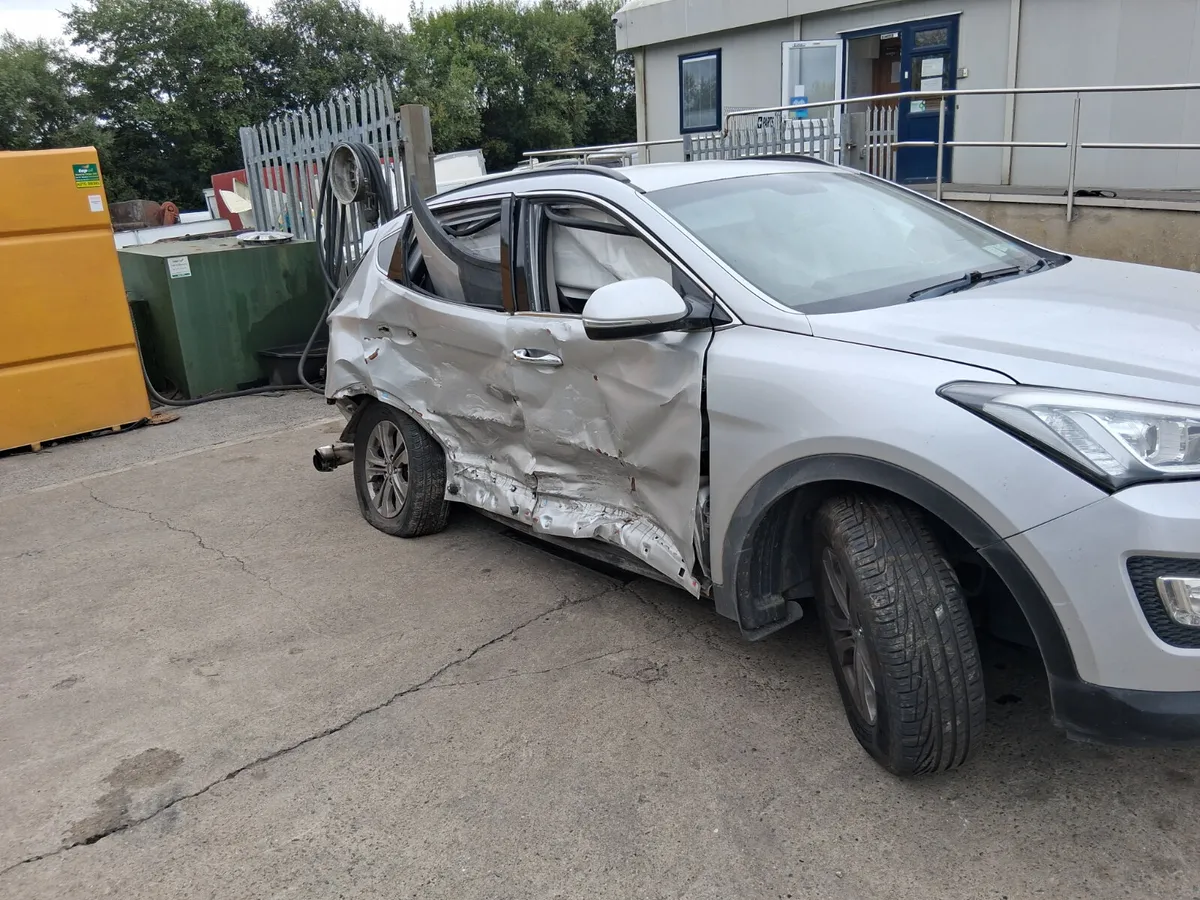2014 HYUNDAI SANTA FE  2.2 dsl (for parts only) - Image 3