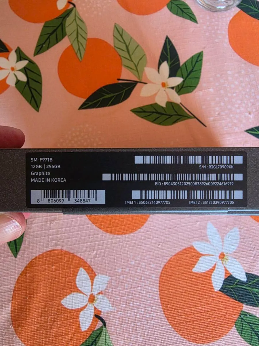 Samsung Z Fold 8 - Image 2