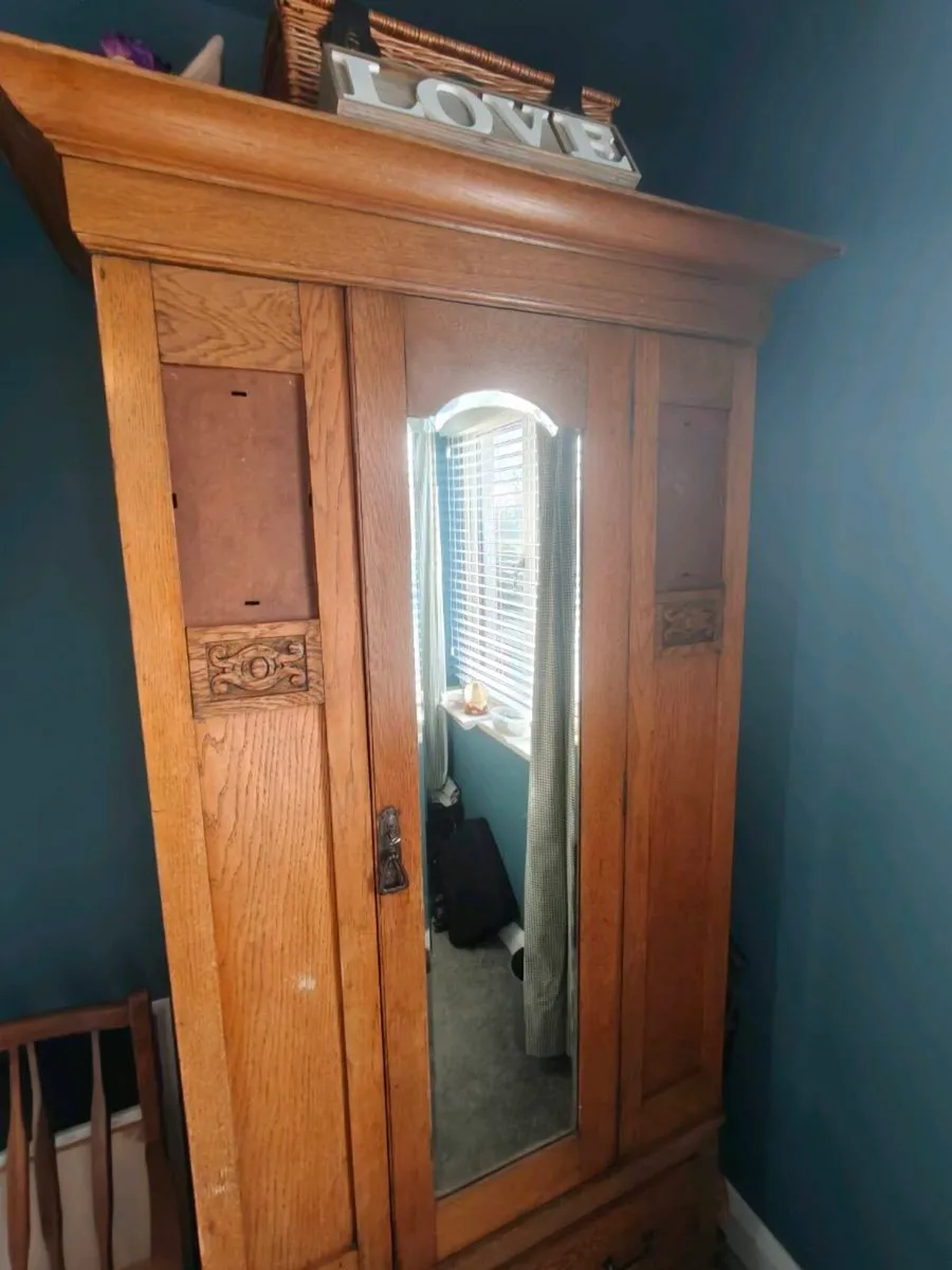 Antique wardrobe - Image 1