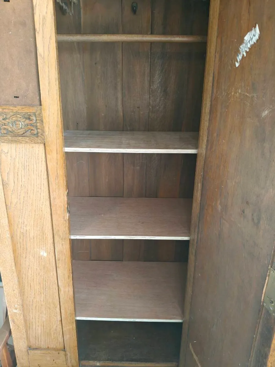 Antique wardrobe - Image 3
