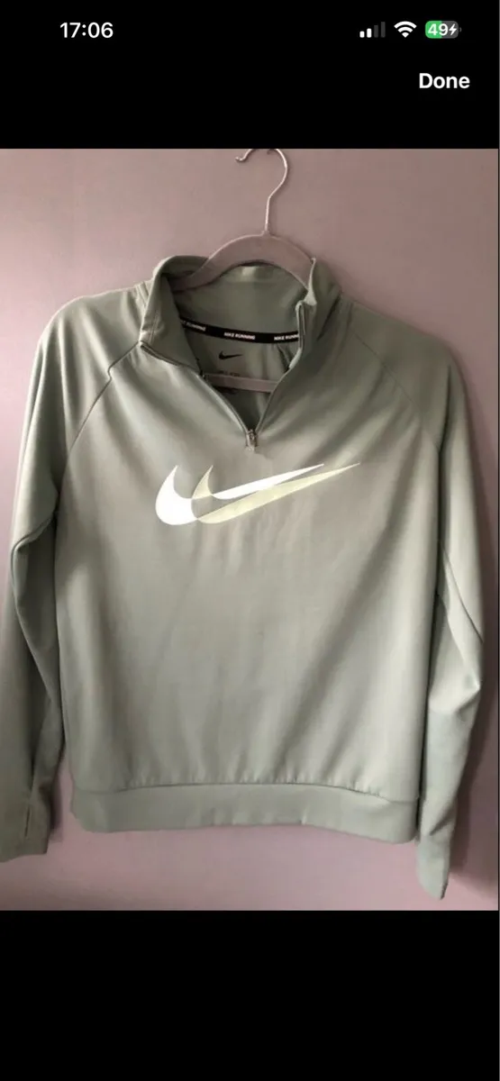 Ladies Nike sweater size XS €10 - Image 4