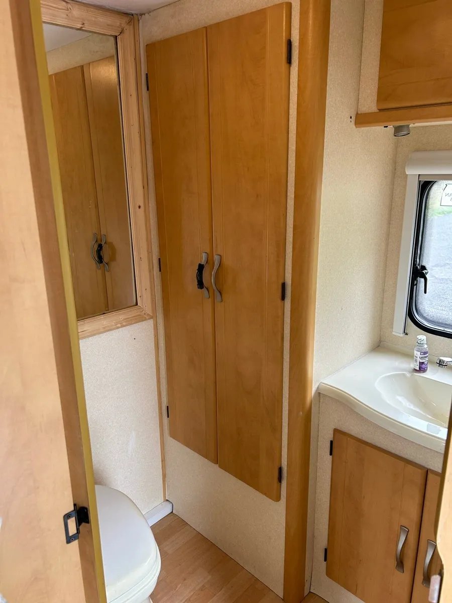 Caravan - Image 2