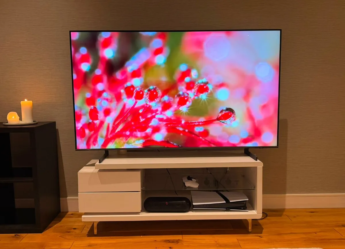 Samsung 65” Q60D QLED 4K Smart TV – Excellent Cond - Image 4