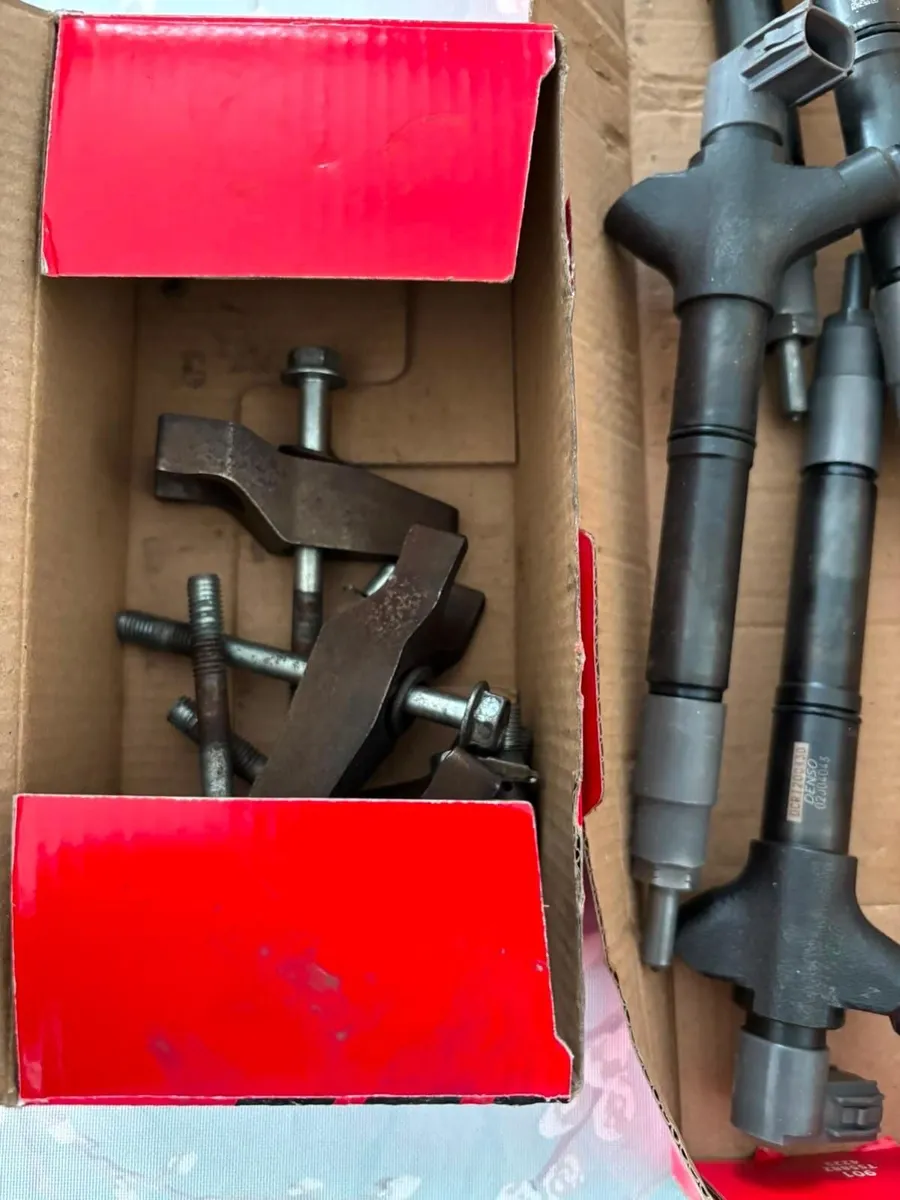 Denso OE Diesel Injectors - Almost new - Image 1