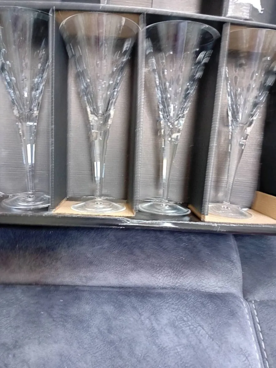 WINE GLASSES. X. 10 OF THEM - Image 3