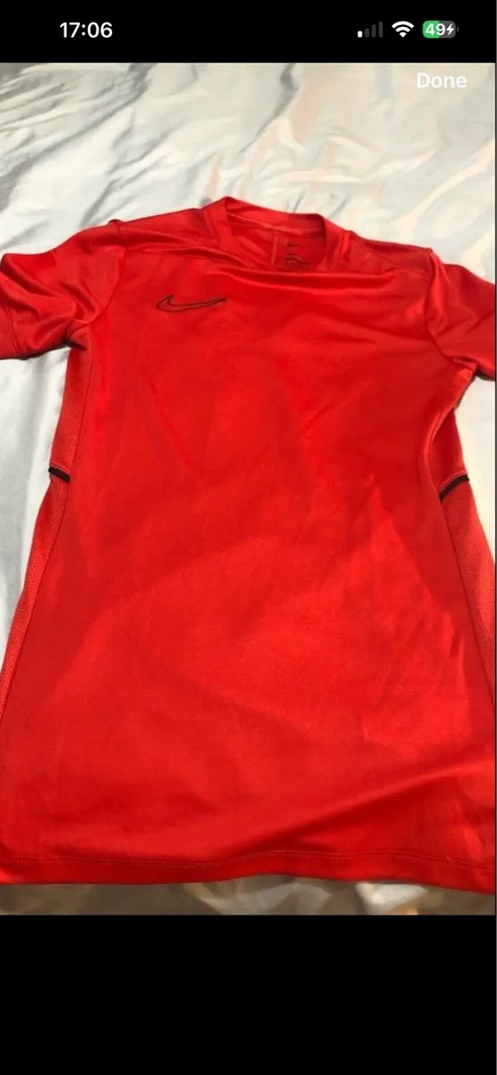 Boys Nike teeshirt size XS €5 - Image 4