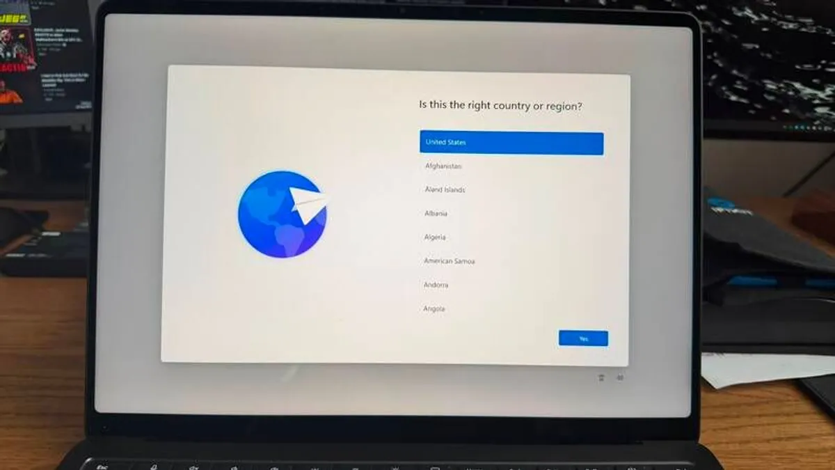 Microsoft Surface Laptop 7 for Business with Intel - Image 4