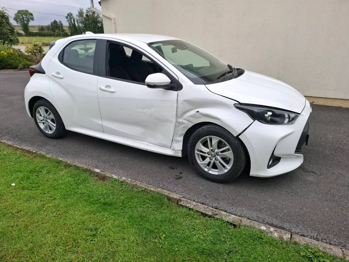 24 yaris hybrid - Image 1