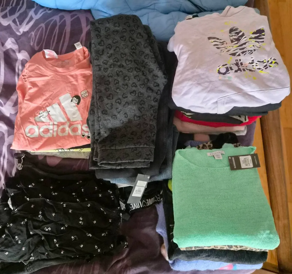 Girls clothes - Image 1