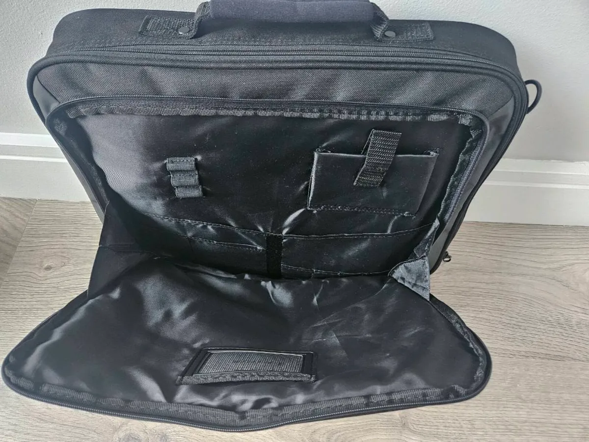 New Laptop bag 17.3 inch - Image 3