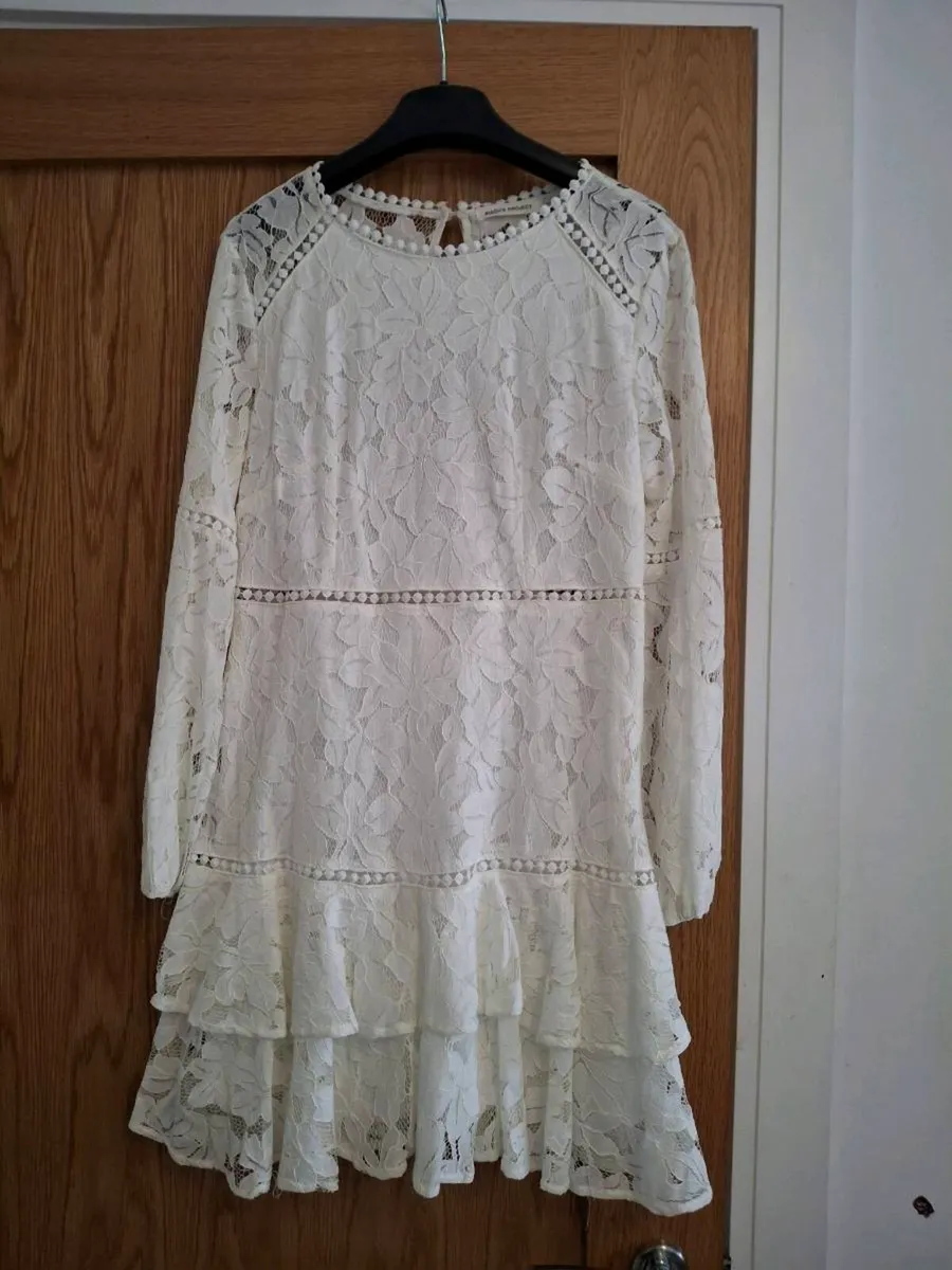 Dresses 14 / 16 - Image 4