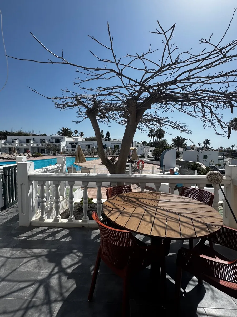 Poolview 1 Bed Modern Apartment, Puerto del Carmen - Image 3
