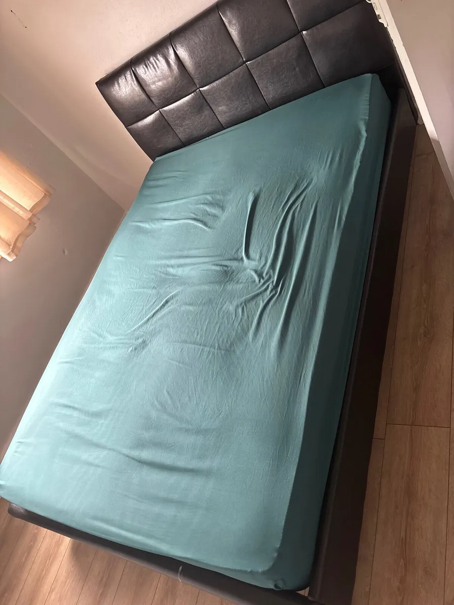Double bed with mattress - Image 1