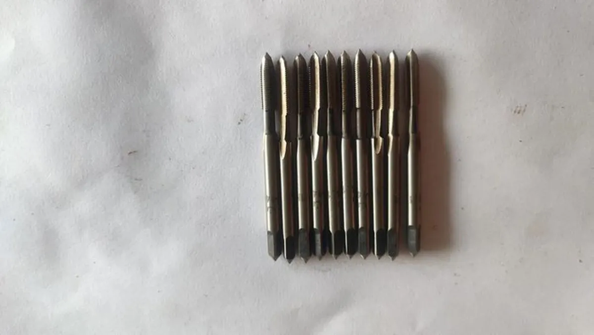IN STOCK. Lot of 10 M4 x 0.7 Metric Hand Taps USSR - Image 1