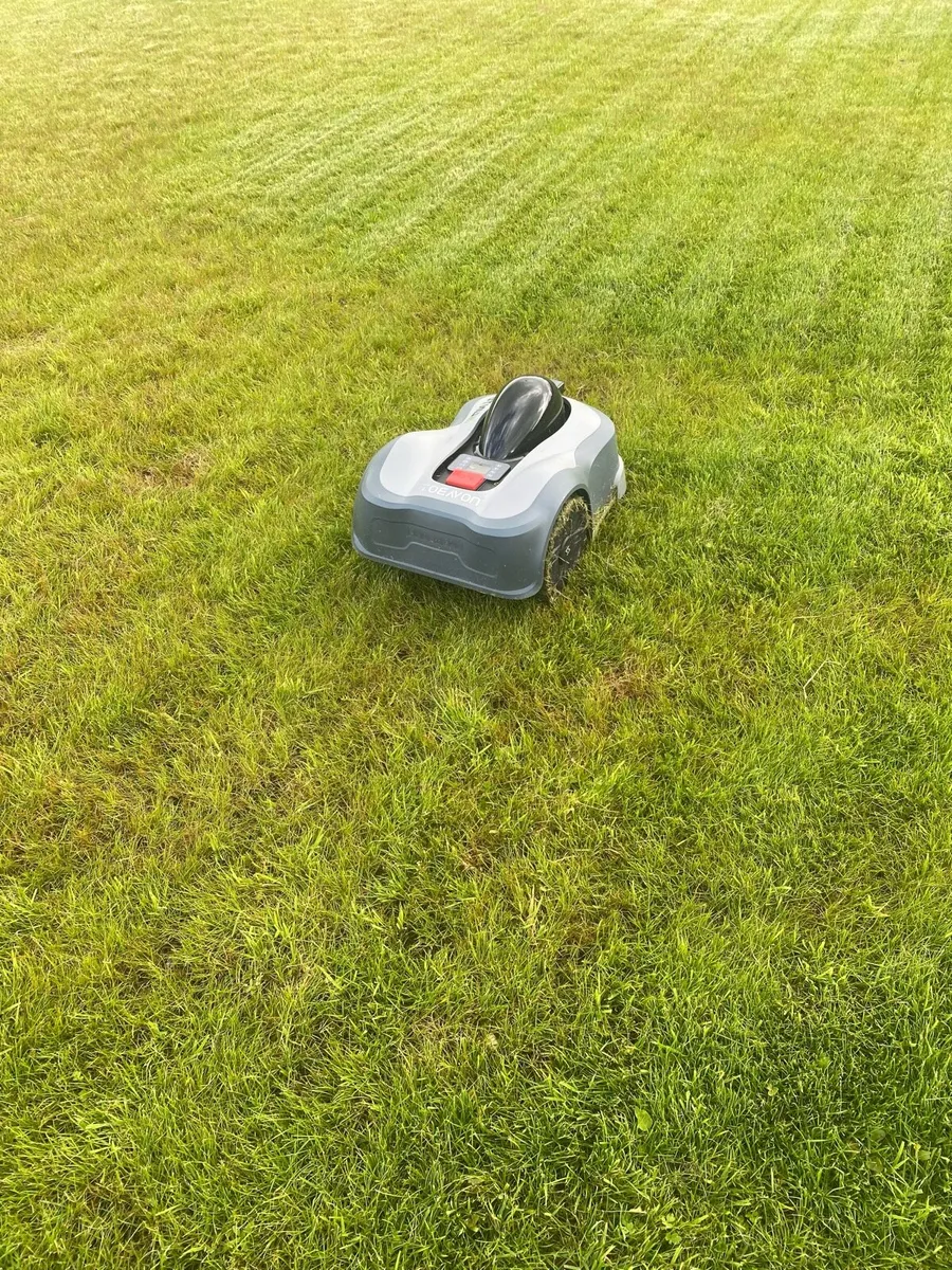 Robotic lawnmower new - Image 1