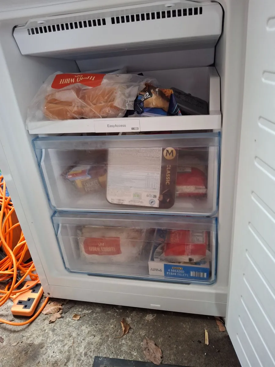 Bosch Fridge Freezer 58cm x182cm x 64cm - Image 3
