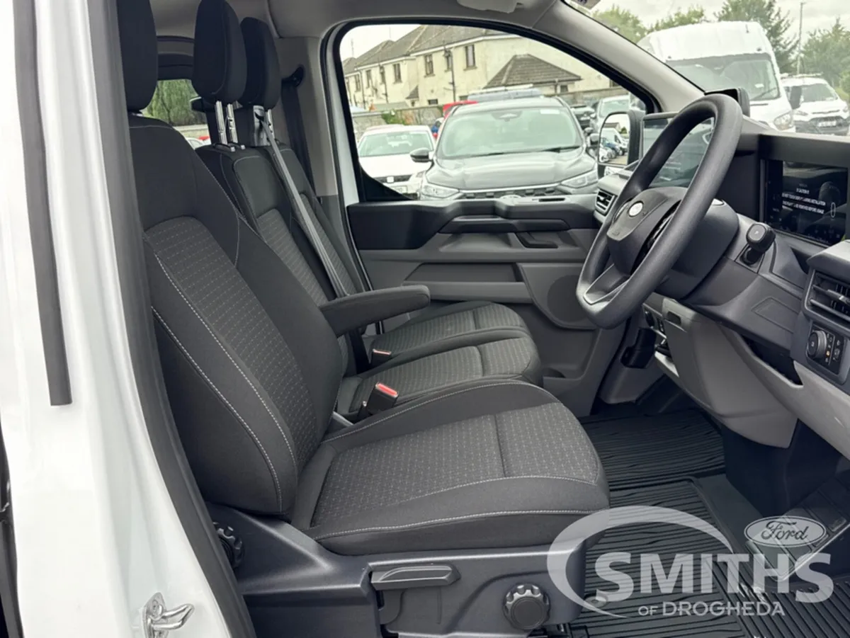 Ford Transit Custom DCIV 320L PHEV - Image 4