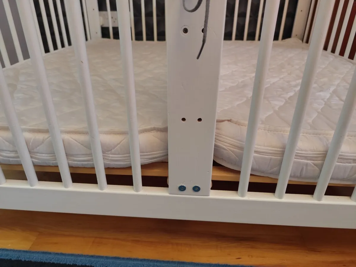Wooden crib for twins - Image 3
