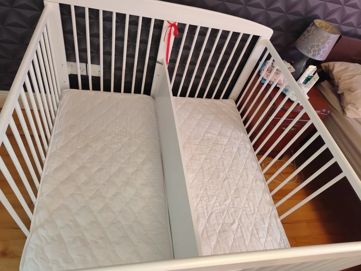 Wooden crib for twins - Image 2