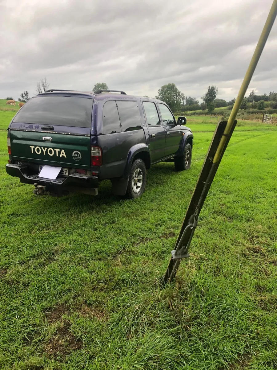 Toyota Hilux 2005 - Image 3