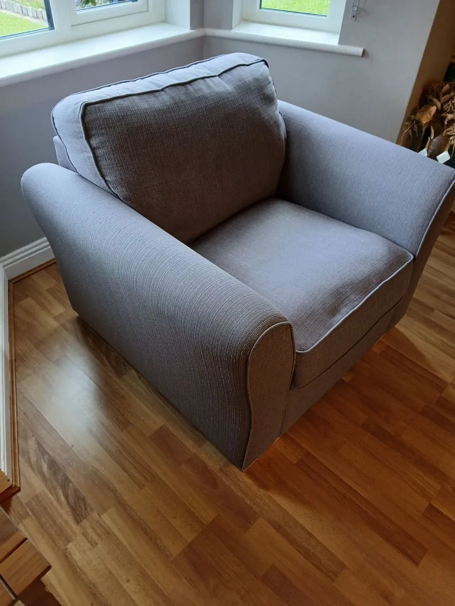 Couch - Image 3