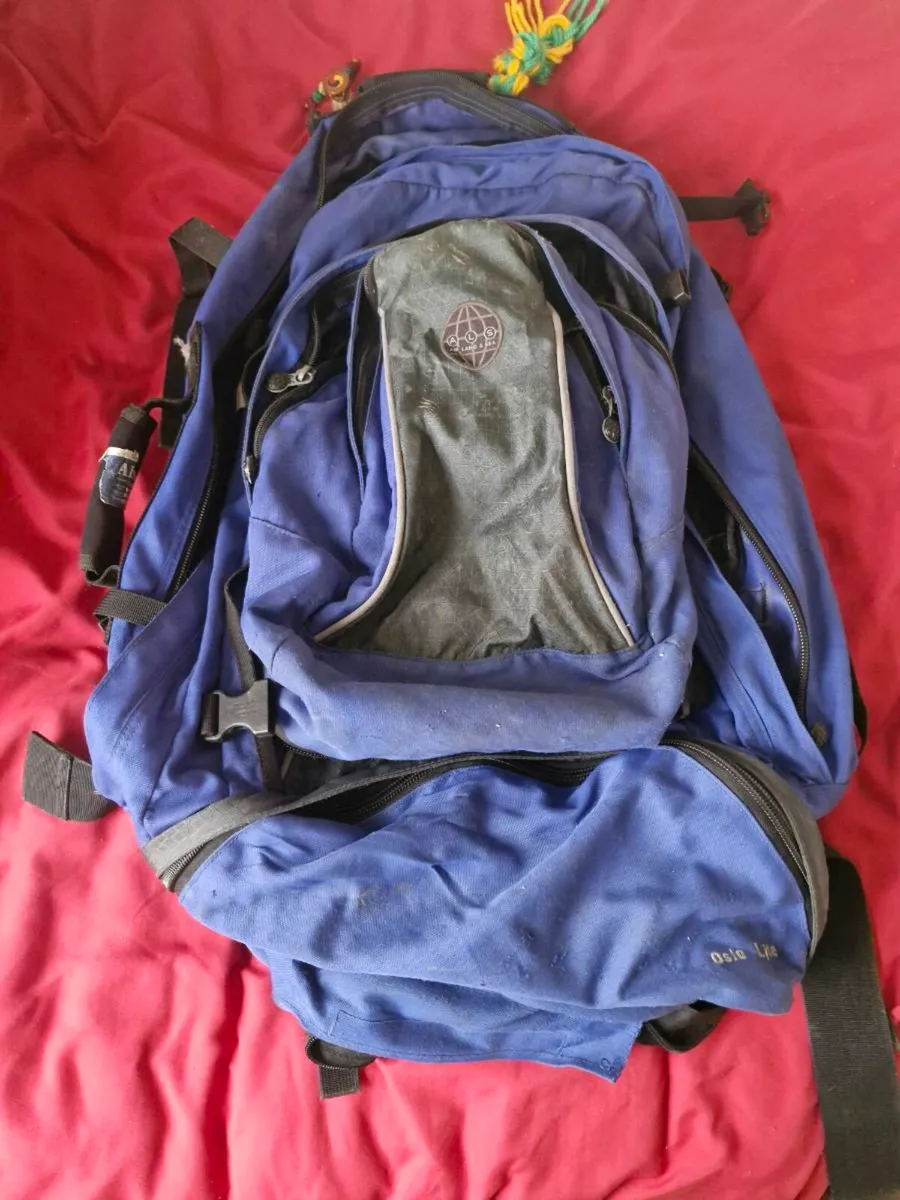 Large backpack (suitable for bavkpacking) - Image 1