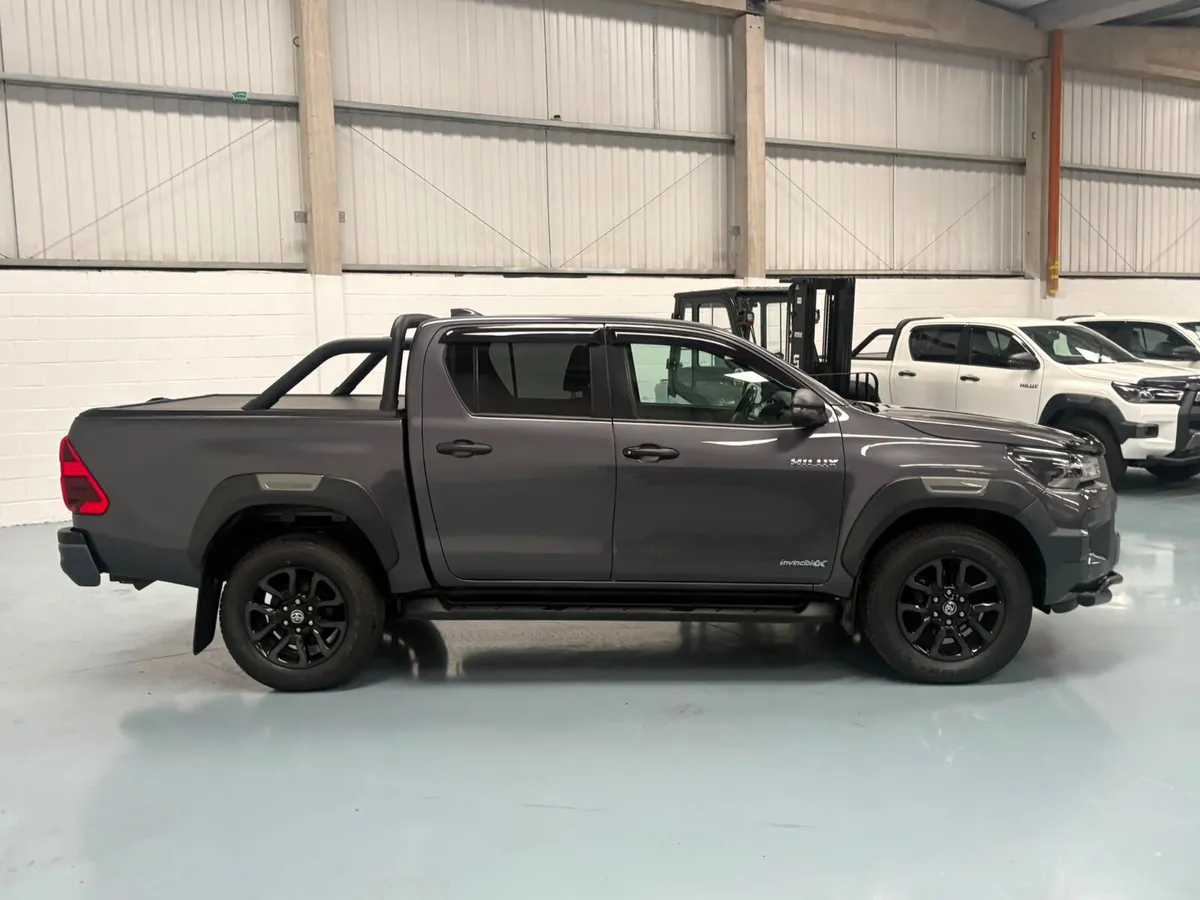 Toyota Hilux 2022 - Image 4