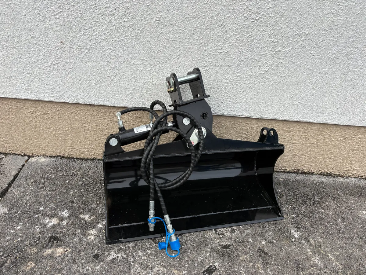 Hydraulic Tilt Grading Bucket - Image 3