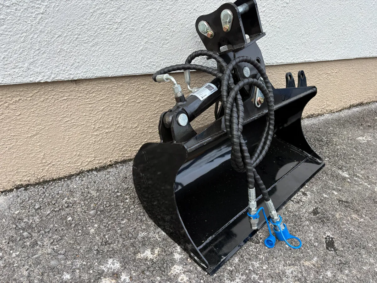 Hydraulic Tilt Grading Bucket - Image 2