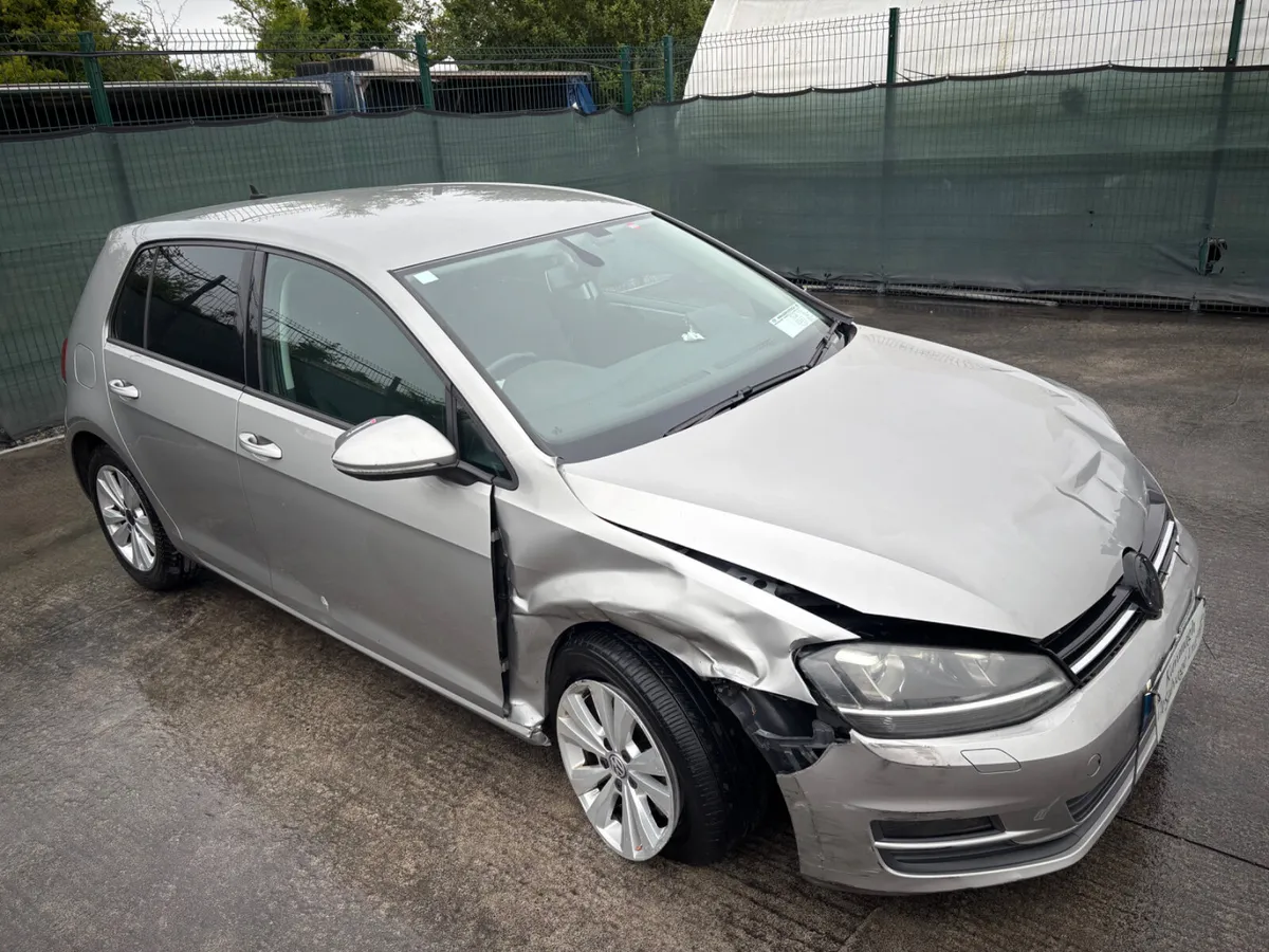142 Volkswagen Golf 1.2 Tsi Automatic - Image 2