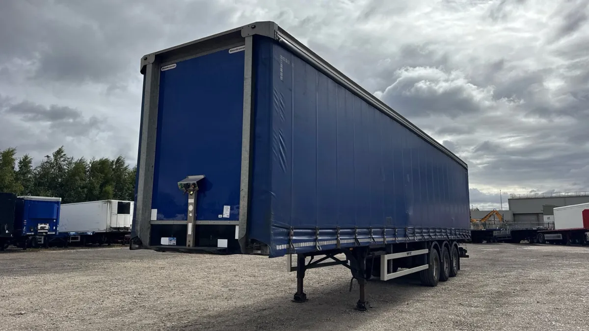 2015 moffet trailer 45ft - Image 1